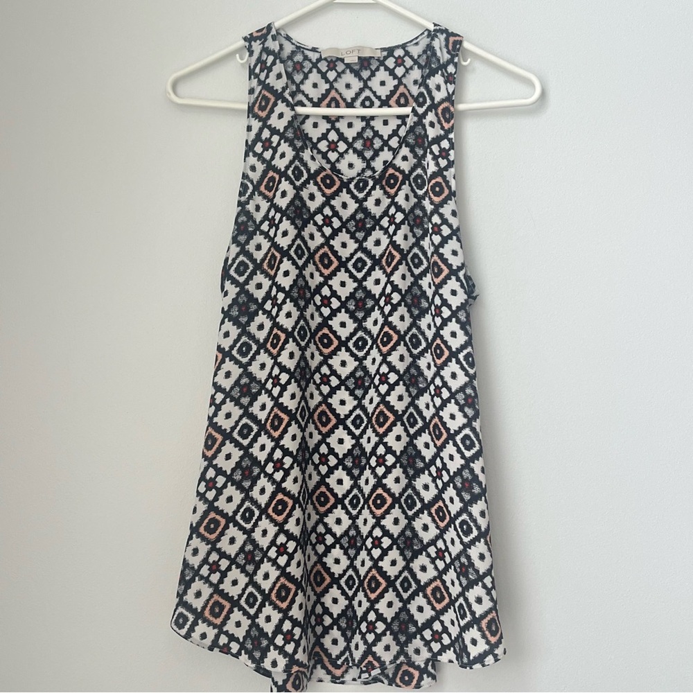 LOFT Camisole Tank Top with Diamond Shapes in Black and White Size Small